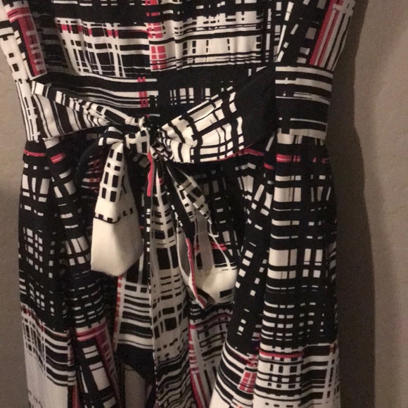 Dress by Vince Camuto - Picture 7 of 7